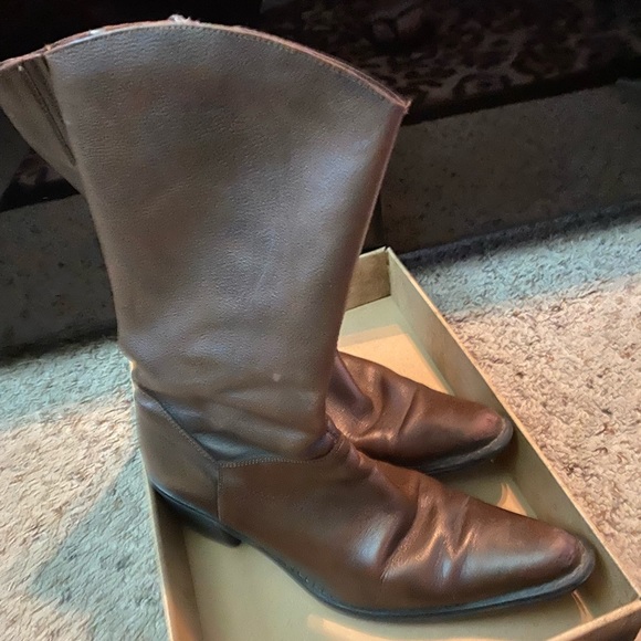 Brown 2 inch Heel Cowboy Boot. - Picture 4 of 5